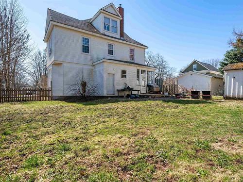 40 Clifford Street, Amherst, NS 