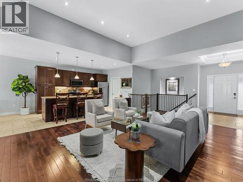 11900 Boulder, Windsor, ON - Indoor Photo Showing Living Room