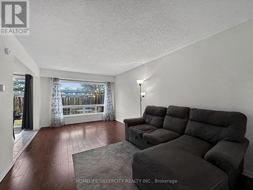 46 Vodden Court, Brampton, ON - Indoor Photo Showing Living Room