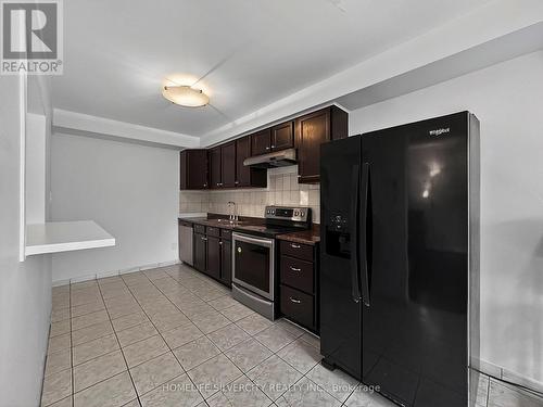 46 Vodden Court, Brampton, ON - Indoor Photo Showing Kitchen