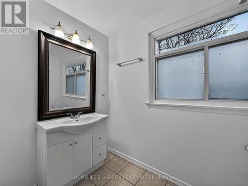 46 Vodden Court, Brampton, ON - Indoor Photo Showing Bathroom