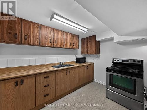 46 Vodden Court, Brampton, ON - Indoor Photo Showing Kitchen With Double Sink