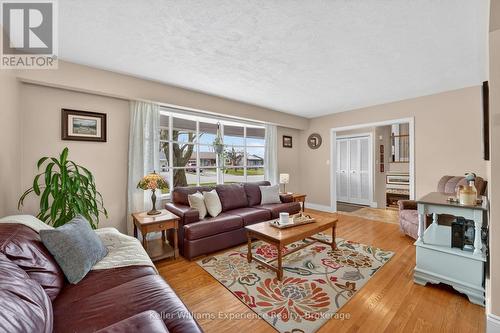 126 Gerald Avenue, Orillia, ON - Indoor Photo Showing Living Room