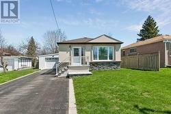 5 LARMERE COURT  Toronto, ON M1K 1V8