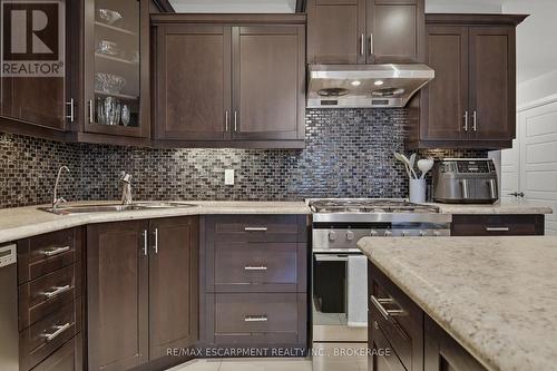 26 - 7 Gibson Place, St. Catharines (Downtown), ON - Indoor Photo Showing Kitchen With Upgraded Kitchen