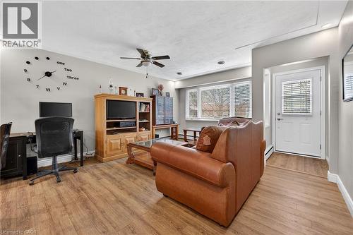 27 Camille Court, Hamilton, ON - Indoor