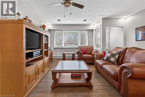 27 Camille Court, Hamilton, ON - Indoor Photo Showing Living Room