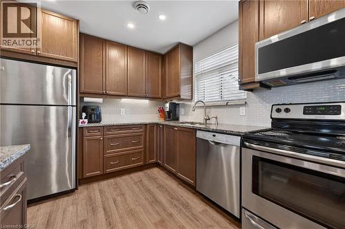 27 Camille Court, Hamilton, ON - Indoor Photo Showing Kitchen