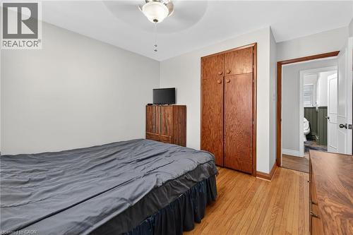 27 Camille Court, Hamilton, ON - Indoor Photo Showing Bedroom
