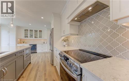 395 Warrington Drive, Waterloo, ON - Indoor Photo Showing Kitchen With Upgraded Kitchen