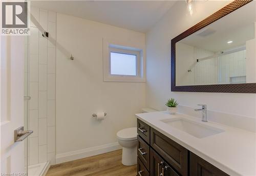 395 Warrington Drive, Waterloo, ON - Indoor Photo Showing Bathroom