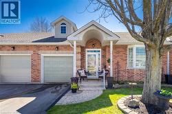 87 TWENTY PLACE Boulevard  Hamilton, ON L8G 3G8