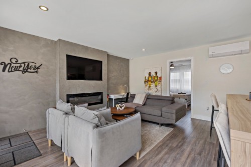 Salon - 881-875 Route 117, Mont-Blanc, QC - Indoor Photo Showing Living Room With Fireplace