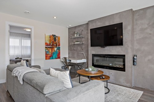 Salon - 879-875 Route 117, Mont-Blanc, QC - Indoor Photo Showing Living Room With Fireplace