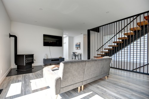 Salon - 551 Ch. Du Quartier-Du-Cerf, Saint-Côme, QC - Indoor Photo Showing Living Room