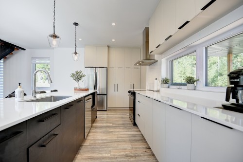 Cuisine - 551 Ch. Du Quartier-Du-Cerf, Saint-Côme, QC - Indoor Photo Showing Kitchen With Upgraded Kitchen