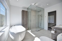 Salle de bains attenante à la CCP - 