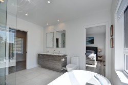 Salle de bains attenante à la CCP - 