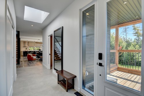 Hall d'entrée/Vestibule - 551 Ch. Du Quartier-Du-Cerf, Saint-Côme, QC -  Photo Showing Other Room