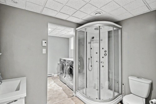 Salle de bains - 43 Ch. England, Rouyn-Noranda, QC - Indoor Photo Showing Laundry Room