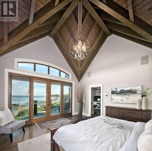 183 Lake Drive, Blue Mountains, ON - Indoor Photo Showing Bedroom