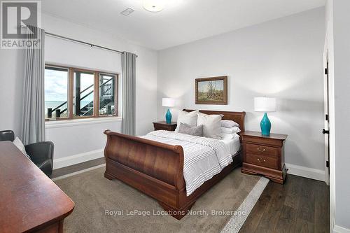 183 Lake Drive, Blue Mountains, ON - Indoor Photo Showing Bedroom