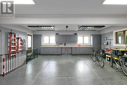 183 Lake Drive, Blue Mountains, ON - Indoor Photo Showing Garage