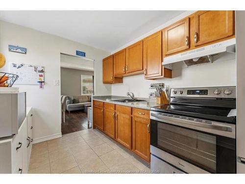 2383 Elsmere, Windsor, ON 