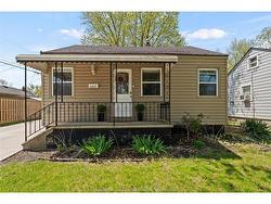 2383 ELSMERE  Windsor, ON N8W 2C9