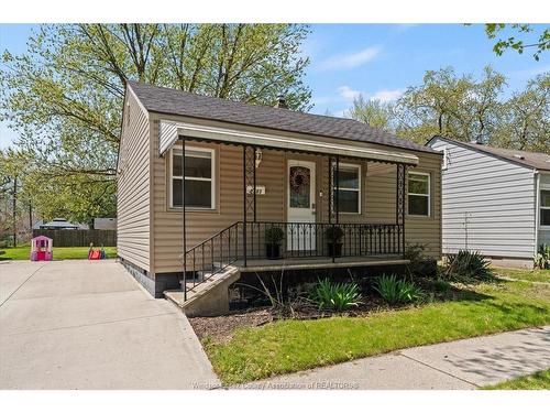 2383 Elsmere, Windsor, ON 