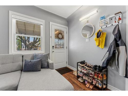 2383 Elsmere, Windsor, ON 