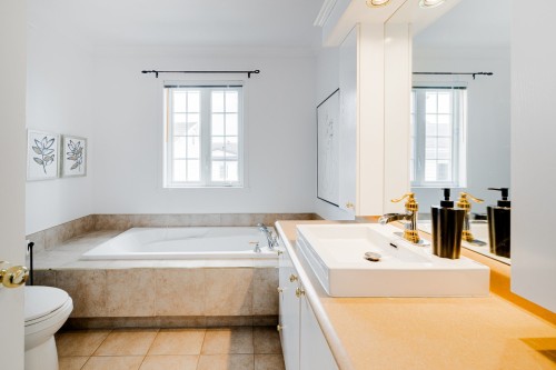 Salle de bains - 6 14E Rue, Fossambault-Sur-Le-Lac, QC - Indoor Photo Showing Bathroom