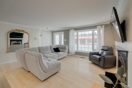 Salon - 6 14E Rue, Fossambault-Sur-Le-Lac, QC - Indoor Photo Showing Living Room With Fireplace