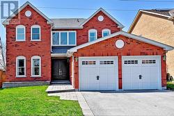 194 CHAMBERS CRESCENT Newmarket, ON L3X 1T1