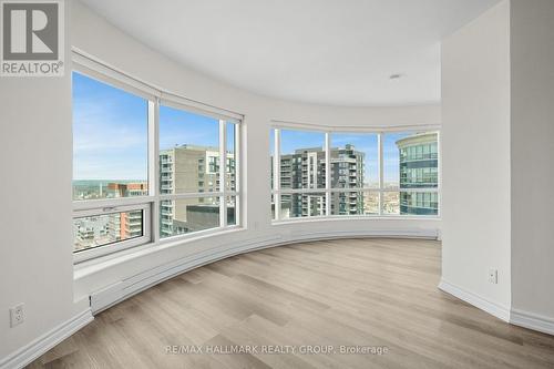 2404 - 234 RIDEAU STREET  Ottawa, ON K1N 0A9