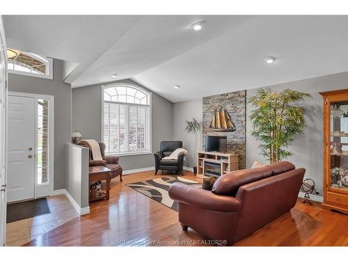 8 Windfield Crescent, Chatham, ON 