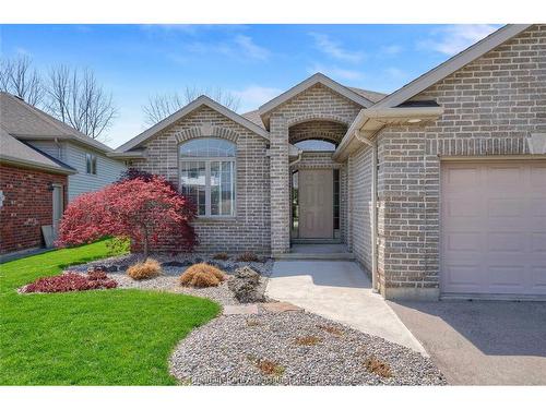 8 Windfield Crescent, Chatham, ON 