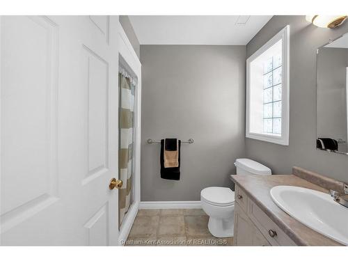 8 Windfield Crescent, Chatham, ON 