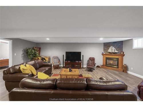 8 Windfield Crescent, Chatham, ON 