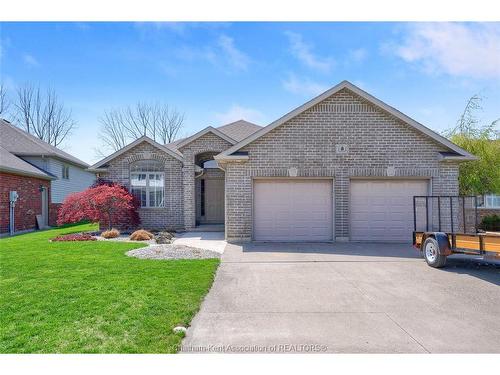 8 Windfield Crescent, Chatham, ON 