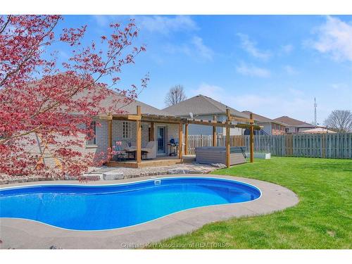 8 Windfield Crescent, Chatham, ON 