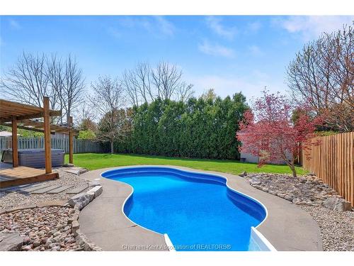 8 Windfield Crescent, Chatham, ON 