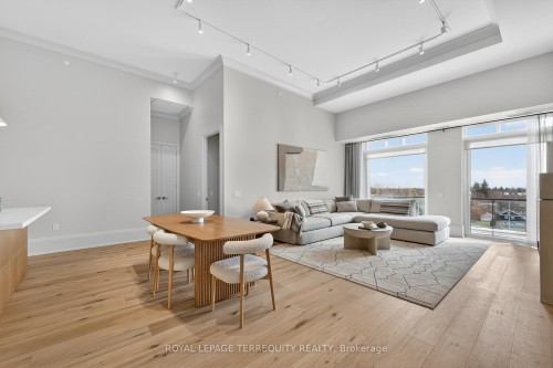 Ph 615-1 Hume Street, Collingwood, ON - Indoor Photo Showing Living Room