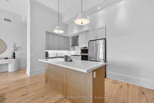 Ph 615-1 Hume Street, Collingwood, ON - Indoor Photo Showing Dining Room