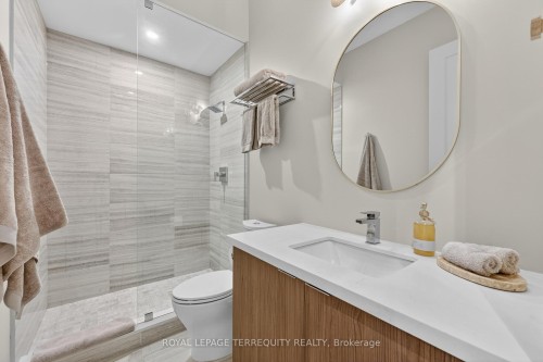 Ph 615-1 Hume Street, Collingwood, ON - Indoor Photo Showing Bedroom