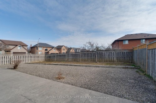 137 National Drive, Hamilton, ON - Outdoor