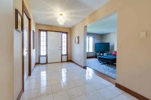 137 National Drive, Hamilton, ON - Indoor Photo Showing Other Room