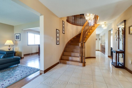 137 National Drive, Hamilton, ON - Indoor Photo Showing Other Room