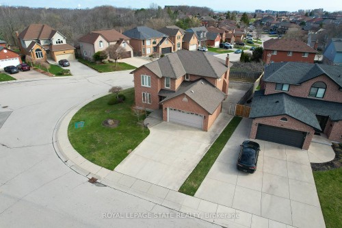 137 National Drive, Hamilton, ON - Outdoor With Facade