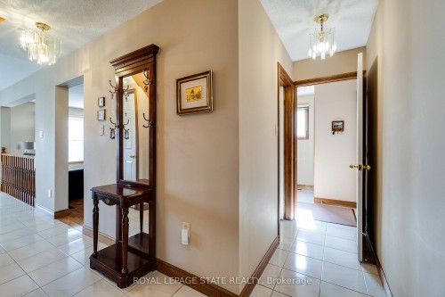 137 National Drive, Hamilton, ON - Indoor Photo Showing Other Room